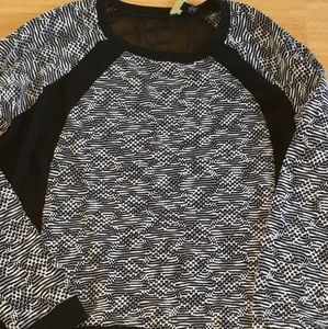Forever 21 Women 2XL Sweater Top